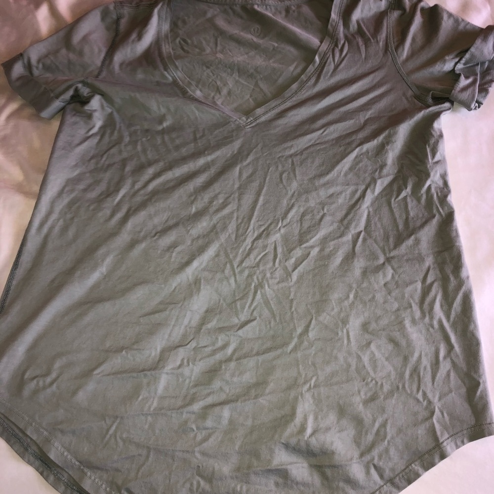 Lululemon tee shirt lightly used